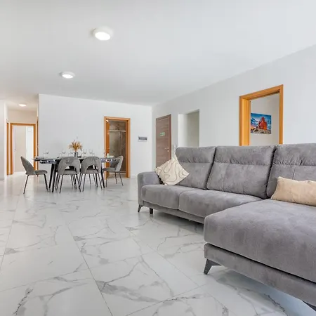 New! Sant Anna Residences, 4 By Sf Homes Appartement *