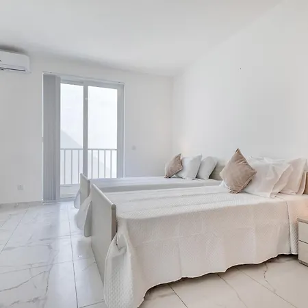 New! Sant Anna Residences, 4 By Sf Homes شقة